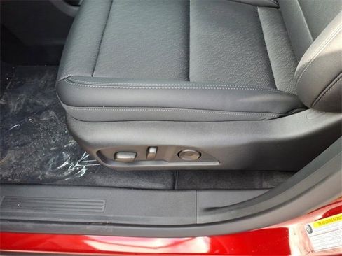 New 2026 Chevrolet Equinox LT w/ Convenience Package II image 18