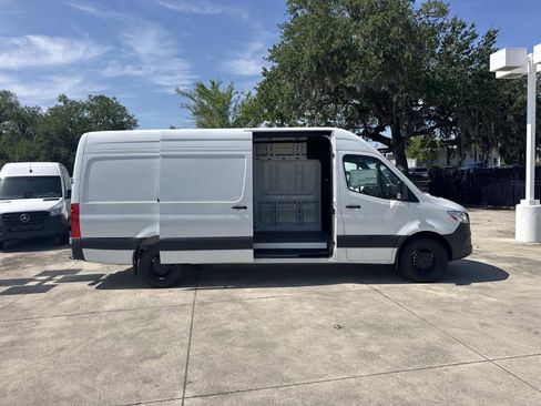 New 2025 Mercedes-Benz Sprinter 2500 image 3