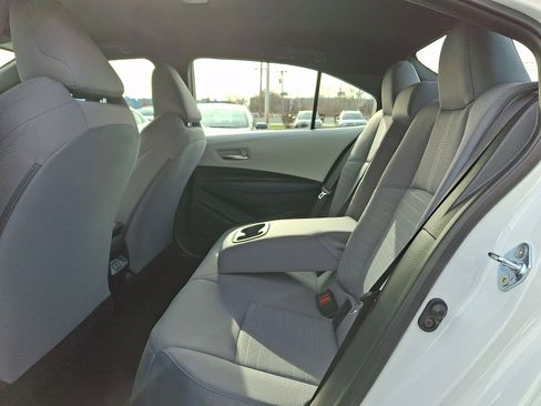 Used 2025 Toyota Corolla SE w/ Convenience Package image 10