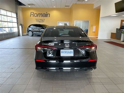 Used 2025 Honda Civic Sport image 4