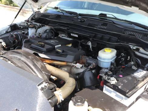 Used 2018 RAM 2500 SLT AWD/4WD image 12