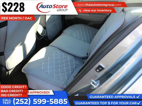 Used 2017 Hyundai Elantra SE image 10