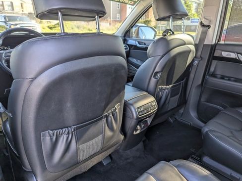 Used 2021 Hyundai Palisade Limited image 23