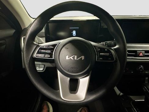 Used 2024 Kia Seltos LX AWD/4WD image 11