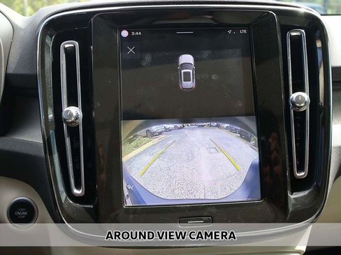 Used 2023 Volvo XC40 B5 Plus w/ Driver Assist Package AWD/4WD image 6