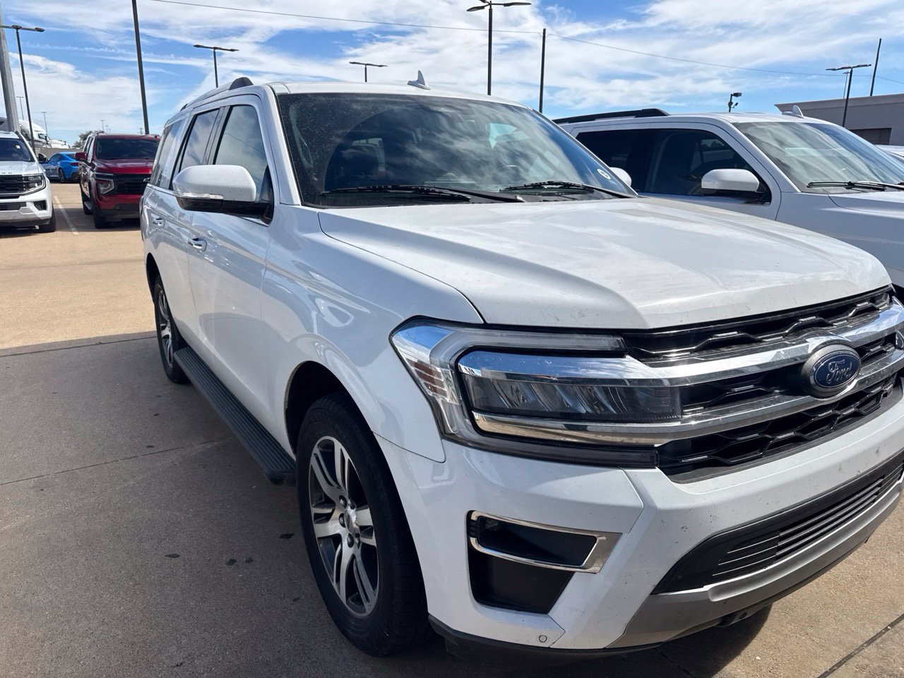 Used 2024 Ford Expedition Limited RWD image 3