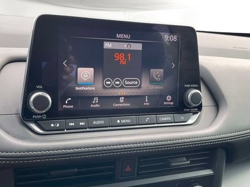 Used 2026 Nissan Rogue S FWD image 25