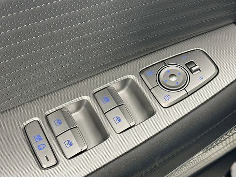 Used 2023 Hyundai Palisade Calligraphy image 18