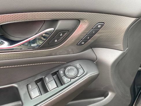 Used 2023 Chevrolet Traverse Premier w/ Redline Edition AWD/4WD image 19