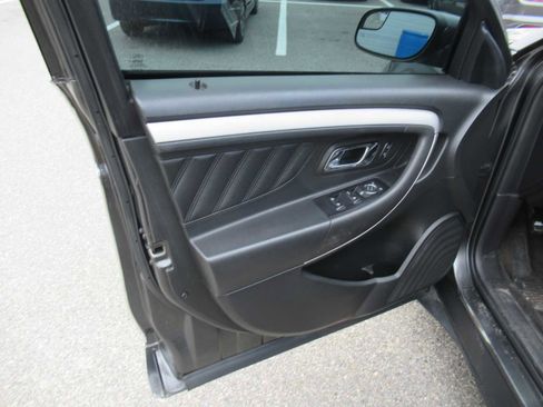 Used 2018 Ford Taurus SEL image 17