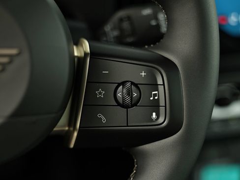 New 2026 MINI Cooper 4-Door Hardtop FWD image 36