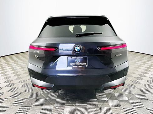 Used 2024 BMW iX xDrive50 w/ Premium Package AWD/4WD image 8