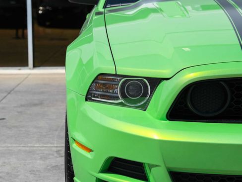 Used 2013 Ford Mustang Boss 302 w/ Boss 302 Accessory Pkg RWD image 4