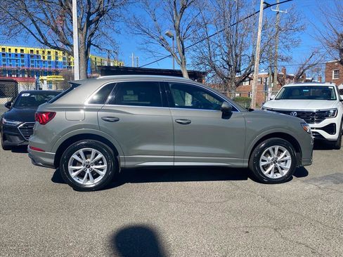 Used 2023 Audi Q3 2.0T Premium Plus w/ Premium Plus Package image 2