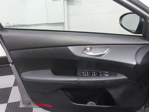 Used 2023 Kia Forte LXS w/ LXS Technology Package FWD image 18