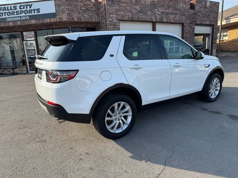 Used 2018 Land Rover Discovery Sport HSE AWD/4WD image 18