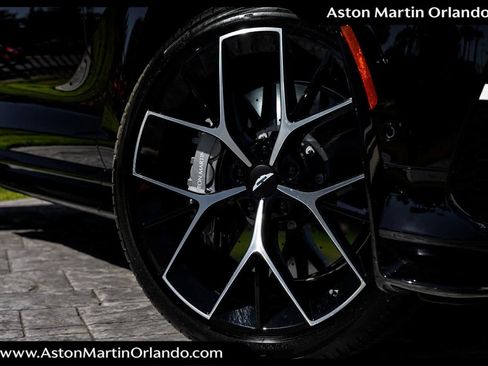 Used 2025 Aston Martin DBX 707 image 4