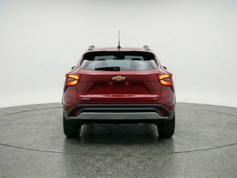 Used 2025 Chevrolet Trax LT image 7