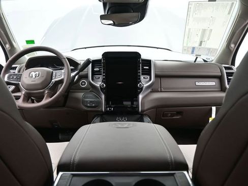 New 2026 RAM 2500 Laramie AWD/4WD image 24