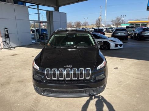 Used 2015 Jeep Cherokee Latitude w/ Cold Weather Group image 4