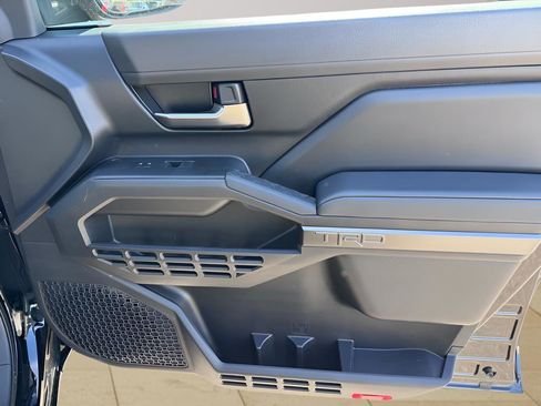 Used 2025 Toyota Tacoma TRD Off-Road AWD/4WD image 26