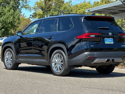Used 2024 Toyota Grand Highlander AWD image 6