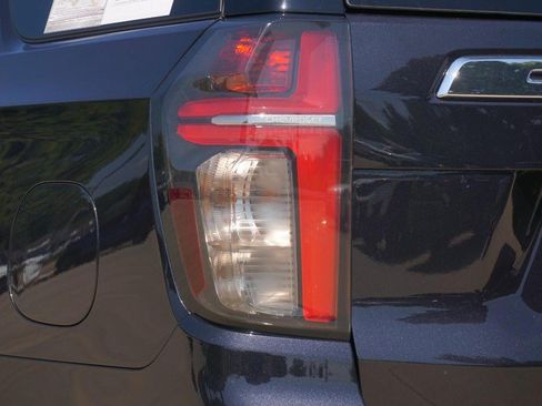 Used 2023 Chevrolet Tahoe Premier AWD/4WD image 18