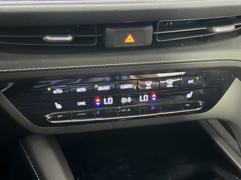 Used 2022 Buick Envision Preferred image 23