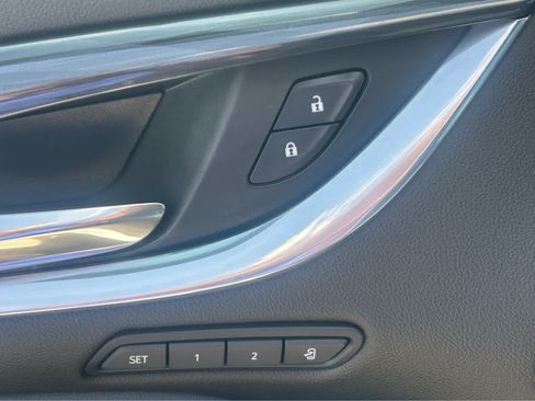 Used 2023 Buick Enclave Premium w/ Experience Buick Package FWD image 24