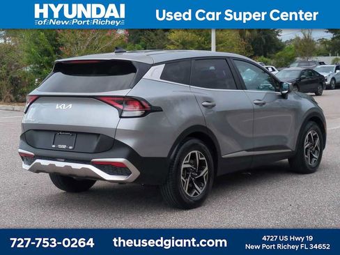 Used 2023 Kia Sportage LX FWD image 5