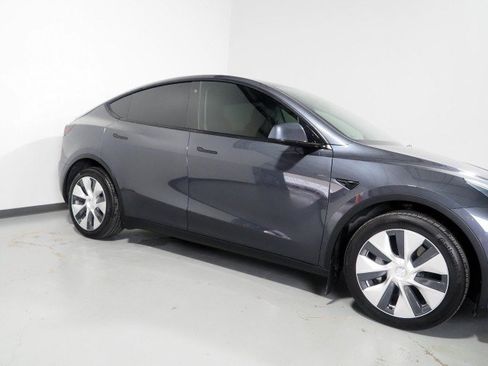 Used 2021 Tesla Model Y Long Range AWD/4WD image 46