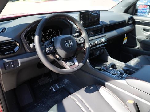 New 2025 Honda Pilot TrailSport image 15