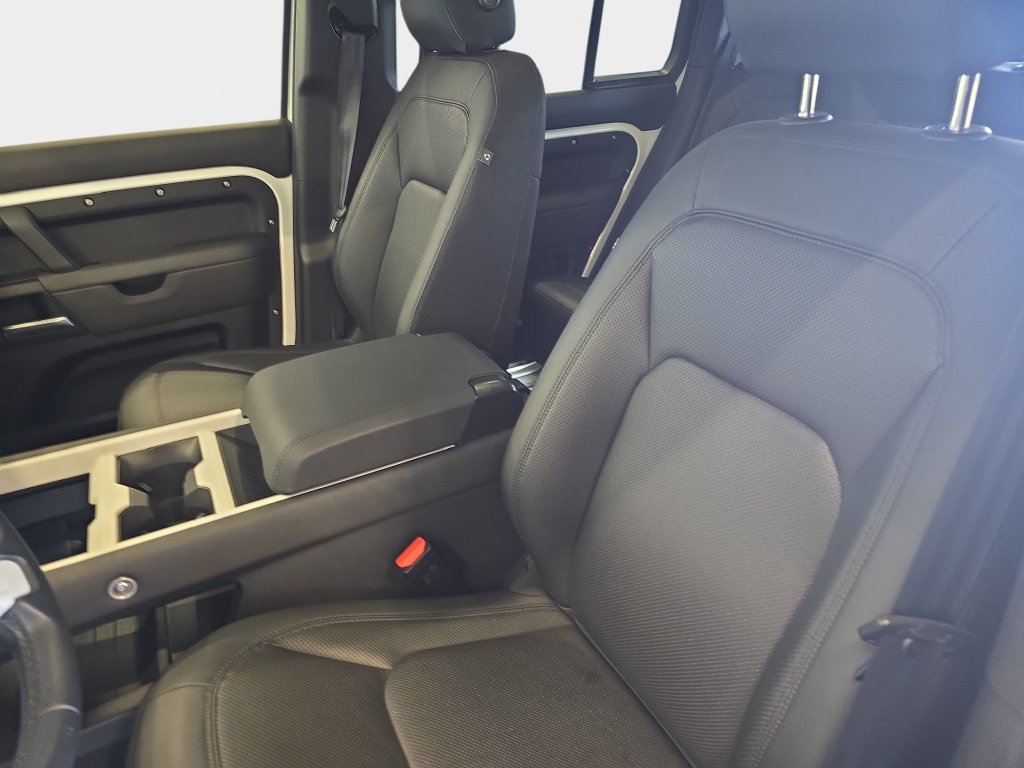 Certified 2025 Land Rover Defender 110 S AWD/4WD image 17