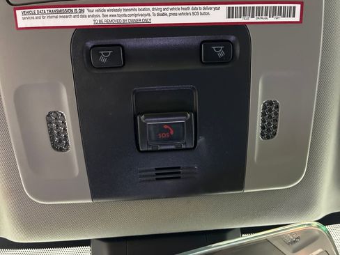 Used 2020 Toyota Camry SE w/ Blackout Package image 25