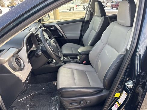 Used 2018 Toyota RAV4 Limited image 10