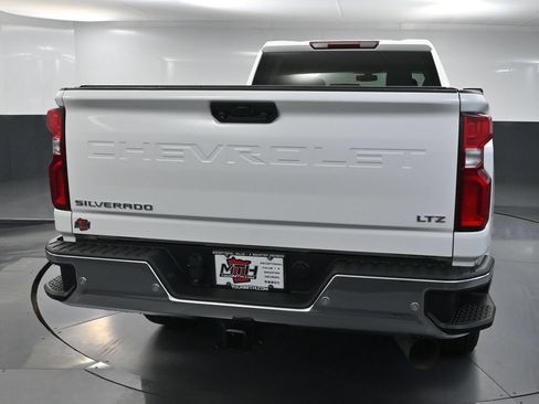 Used 2022 Chevrolet Silverado 2500 LTZ w/ Safety Package AWD/4WD image 7