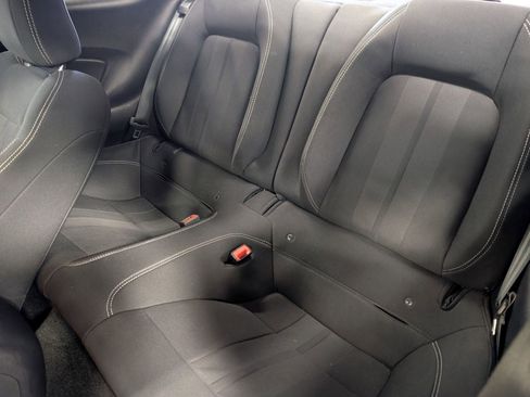 Used 2018 Ford Mustang Coupe image 22