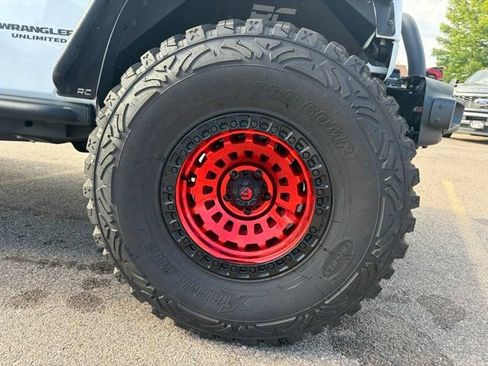 Used 2017 Jeep Wrangler Unlimited Rubicon AWD/4WD image 11
