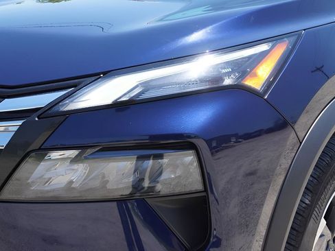 Used 2024 Nissan Rogue SV FWD image 36