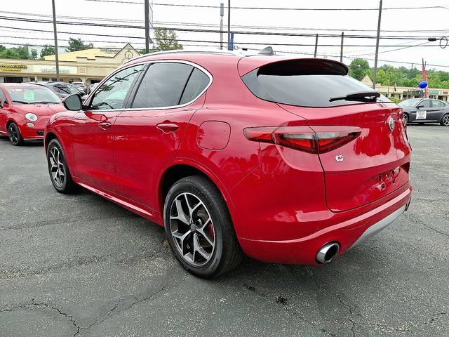 Used 2021 Alfa Romeo Stelvio Ti w/ Active Assist 2 Package TI AWD/4WD image 4
