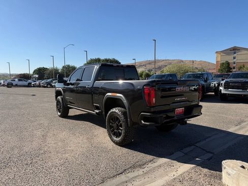 Used 2022 GMC Sierra 3500 Denali w/ Denali Black Diamond Edition AWD/4WD image 7