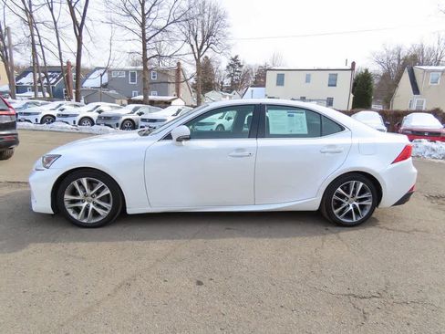 Used 2019 Lexus IS 300 image 3