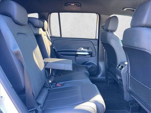 Used 2024 Mercedes-Benz GLB 250 4MATIC image 19