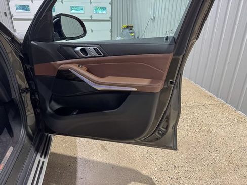 Used 2021 BMW X5 xDrive40i w/ Convenience Package AWD/4WD image 23