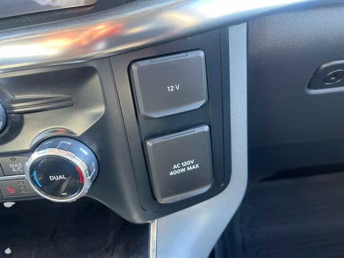 Used 2022 Ford F150 Lariat w/ Equipment Group 502A High image 45