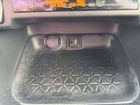 Used 2019 Toyota RAV4 LE image 33