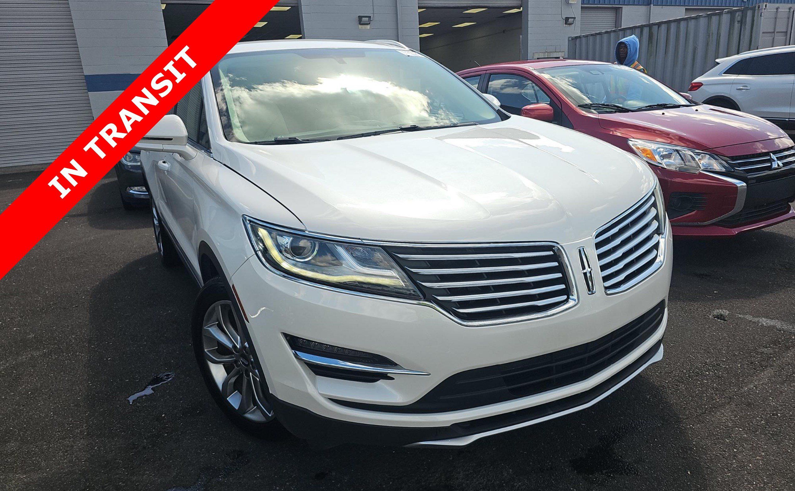 Used 2018 Lincoln MKC Select w/ Select Plus Package FWD image 3