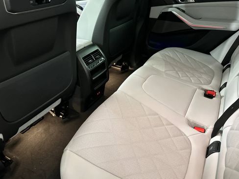 New 2026 BMW X5 xDrive50e w/ M Sport Package image 4