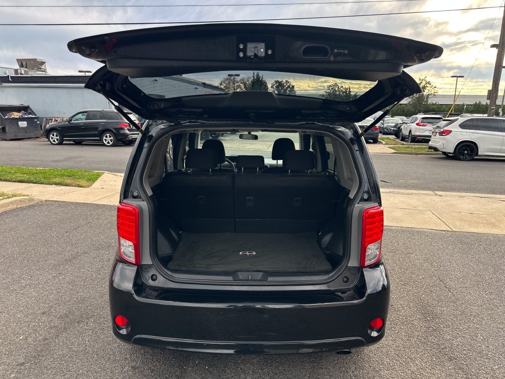 Used 2014 Scion xB FWD image 17