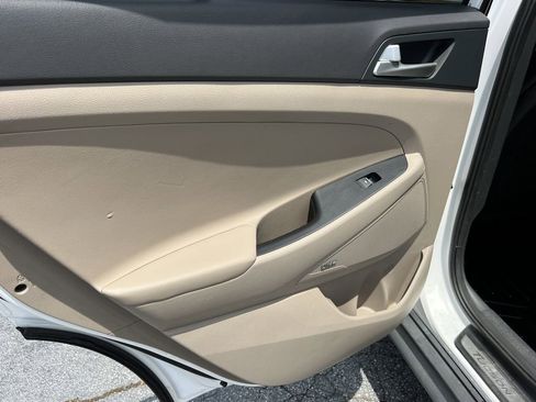 Used 2021 Hyundai Tucson Limited AWD/4WD image 18